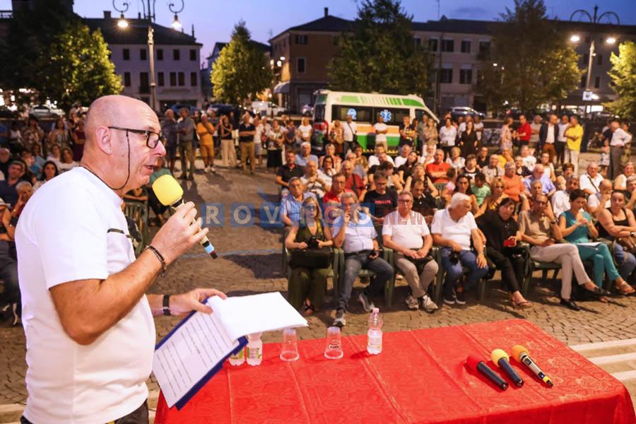 Punto nascite di Adria, piazza gremita per chiedere alla Regione di fermare la chiusura